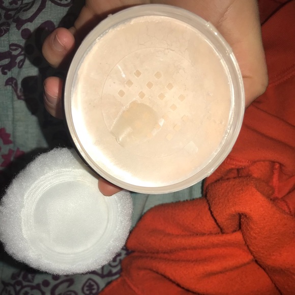 Face powder - Picture 4 of 4